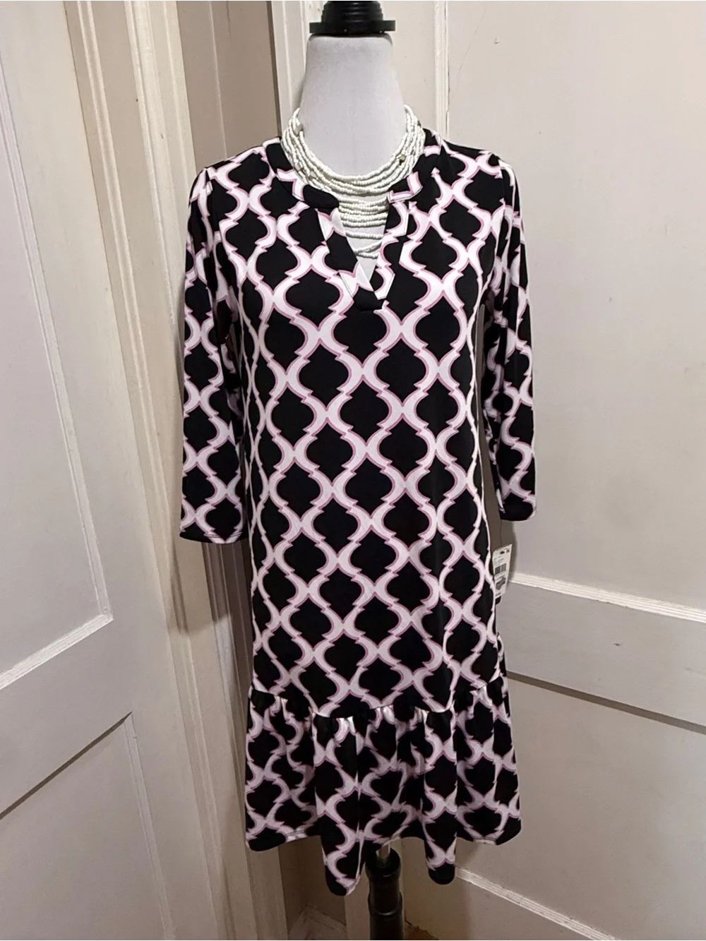 AGB Black and Light Pink Geometric 3/4 Sleeve Shift Dress New with Tags